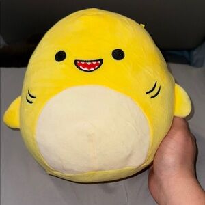 Chandler the Shark 8” Squishmallow